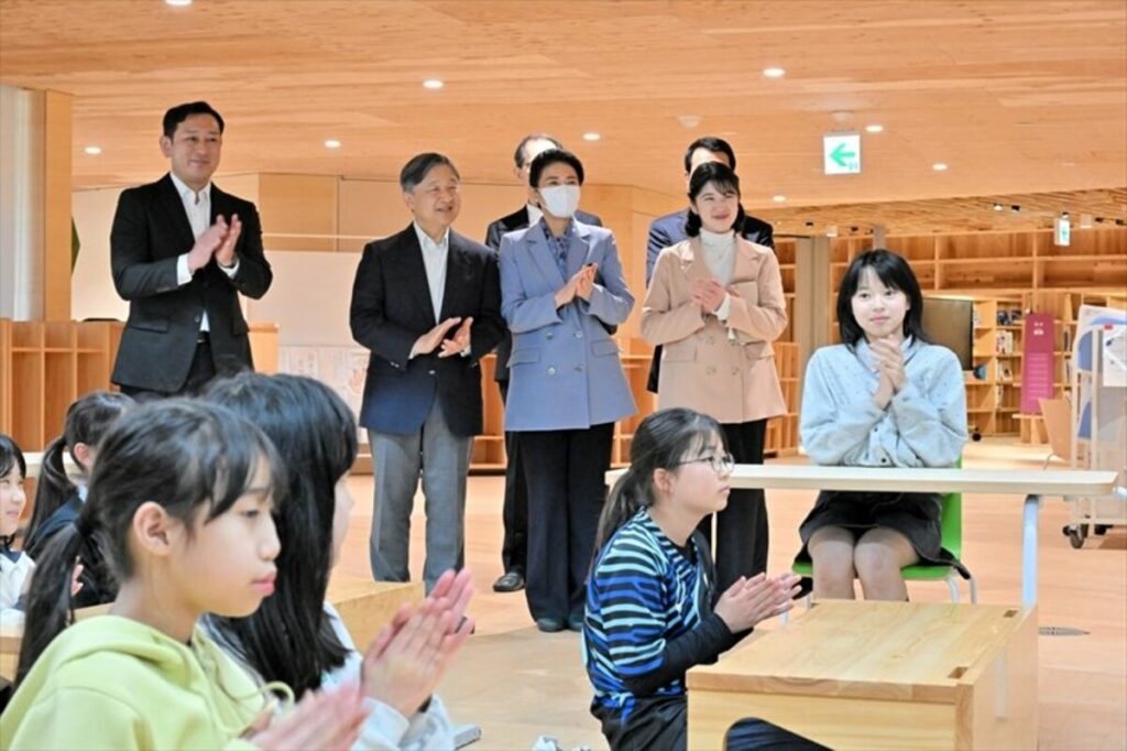 富岡、大熊、浪江を訪問 天皇ご一家、復興状況視察 | 福島民報デジタル 富岡、大熊、浪江を訪問 天皇ご一家、復興状況視察 | 福島民報デジタル