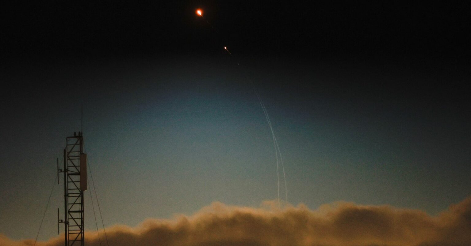 イラン、湾岸諸国の橋や道路攻撃を警告 サウジ石油施設も標的=メディア | ロイター イラン、湾岸諸国の橋や道路攻撃を警告 サウジ石油施設も標的=メディア | ロイター