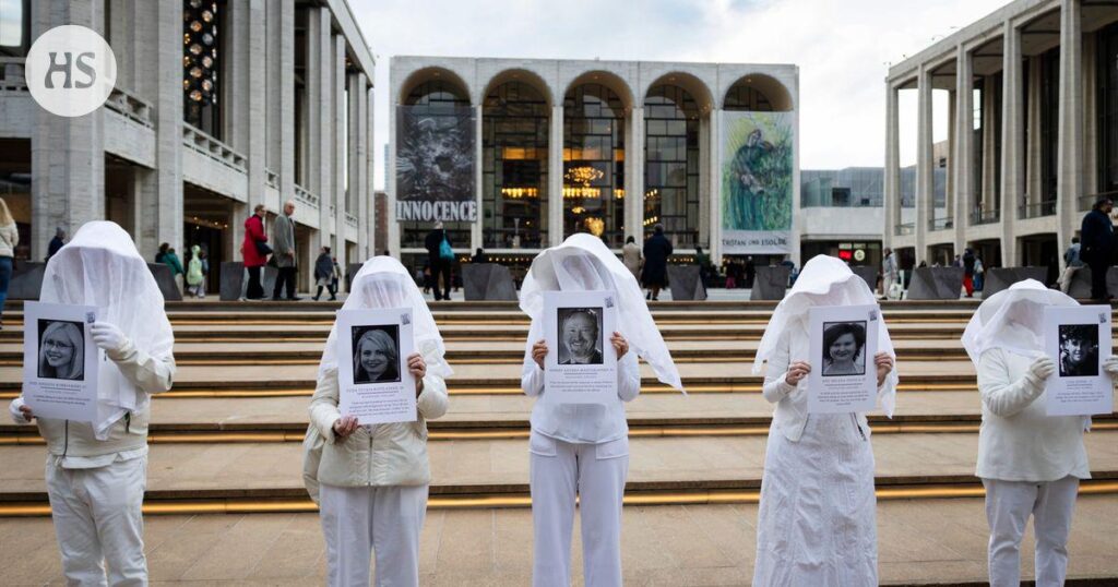 誰かヘルシンギン・サノマットの記事を送ってくれませんか?