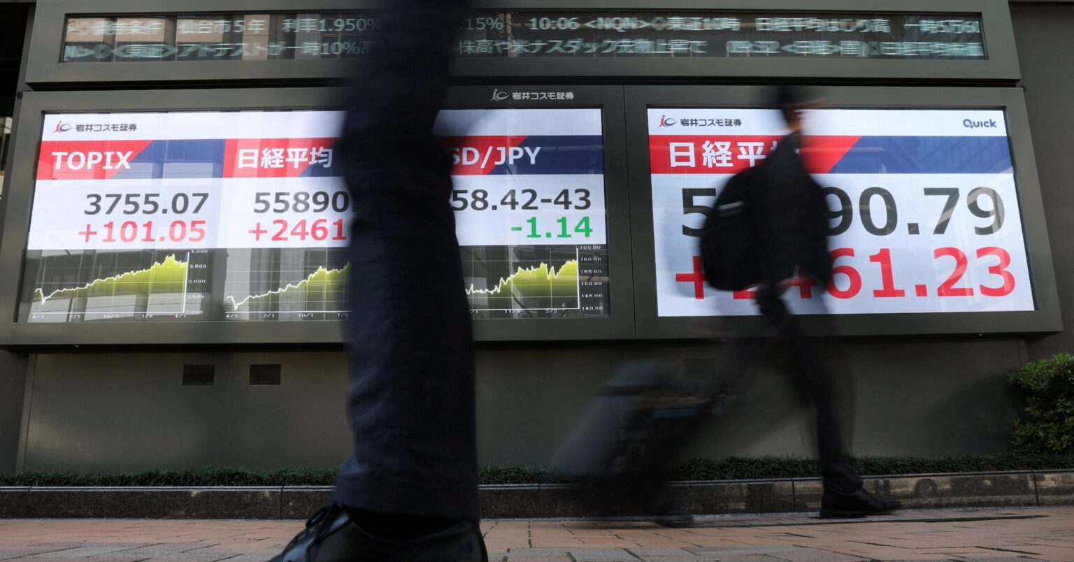 午前の日経平均は大幅続伸、5万6000円回復　米イラン一時停戦合意で | ロイター