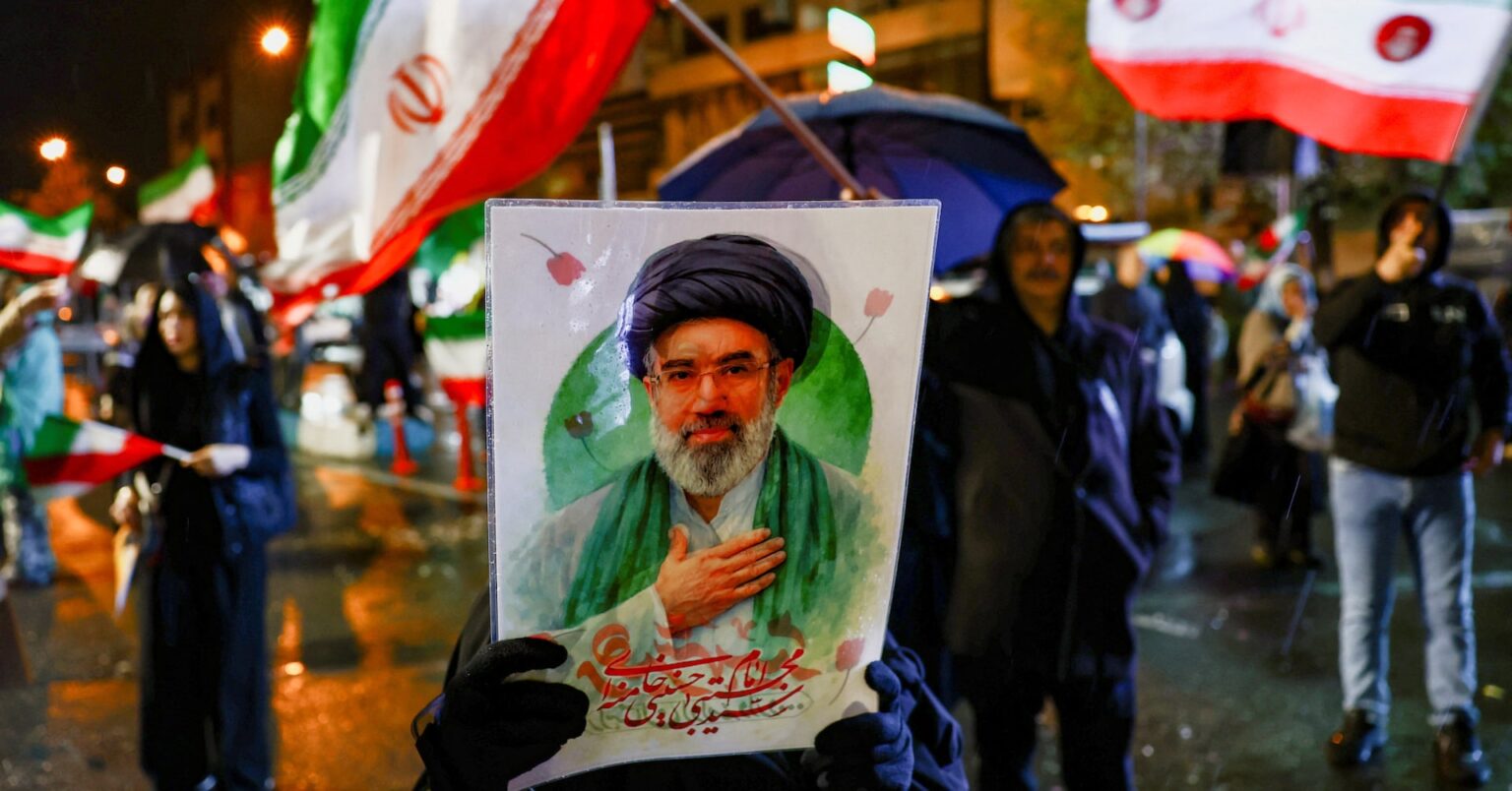 イラン最高指導者、ホルムズ海峡管理「新段階」と表明　攻撃には報復 | ロイター