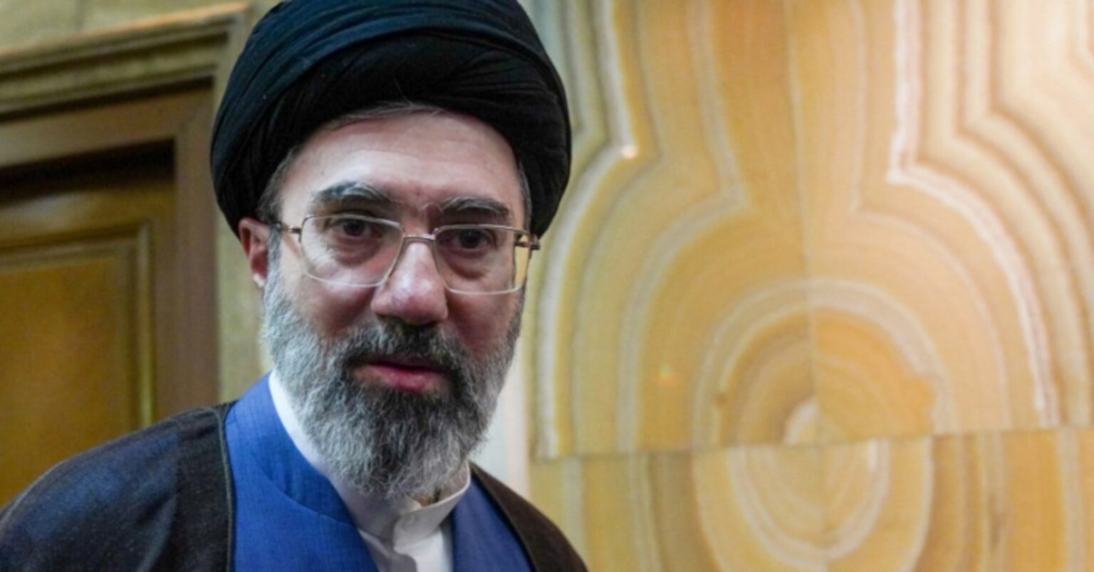 イラン最高指導者、顔と足の負傷回復途上 主要問題の意思決定に関与と関係筋 | ロイター イラン最高指導者、顔と足の負傷回復途上 主要問題の意思決定に関与と関係筋 | ロイター