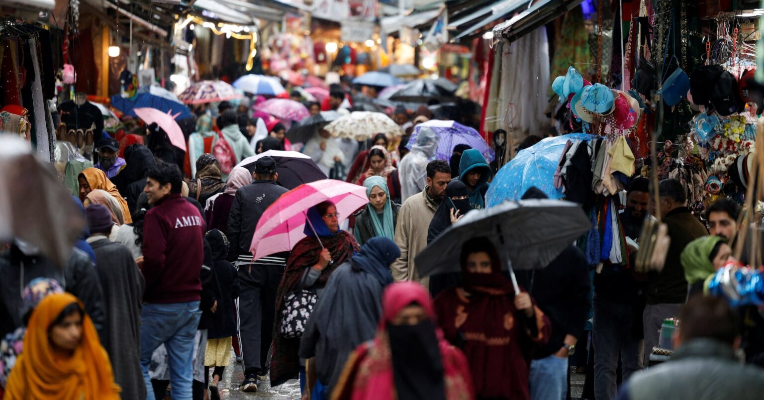 インド3月ＣＰＩ、前年比＋3.4％に小幅に加速　中東戦争で先行きリスク | ロイター