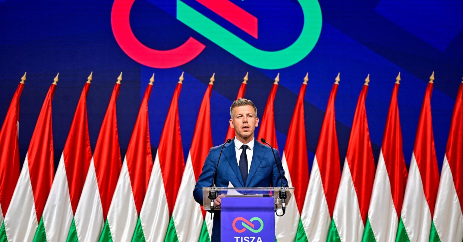 ハンガリー、民主主義回復とＥＵ路線回帰へ　選挙圧勝の新興野党 | ロイター