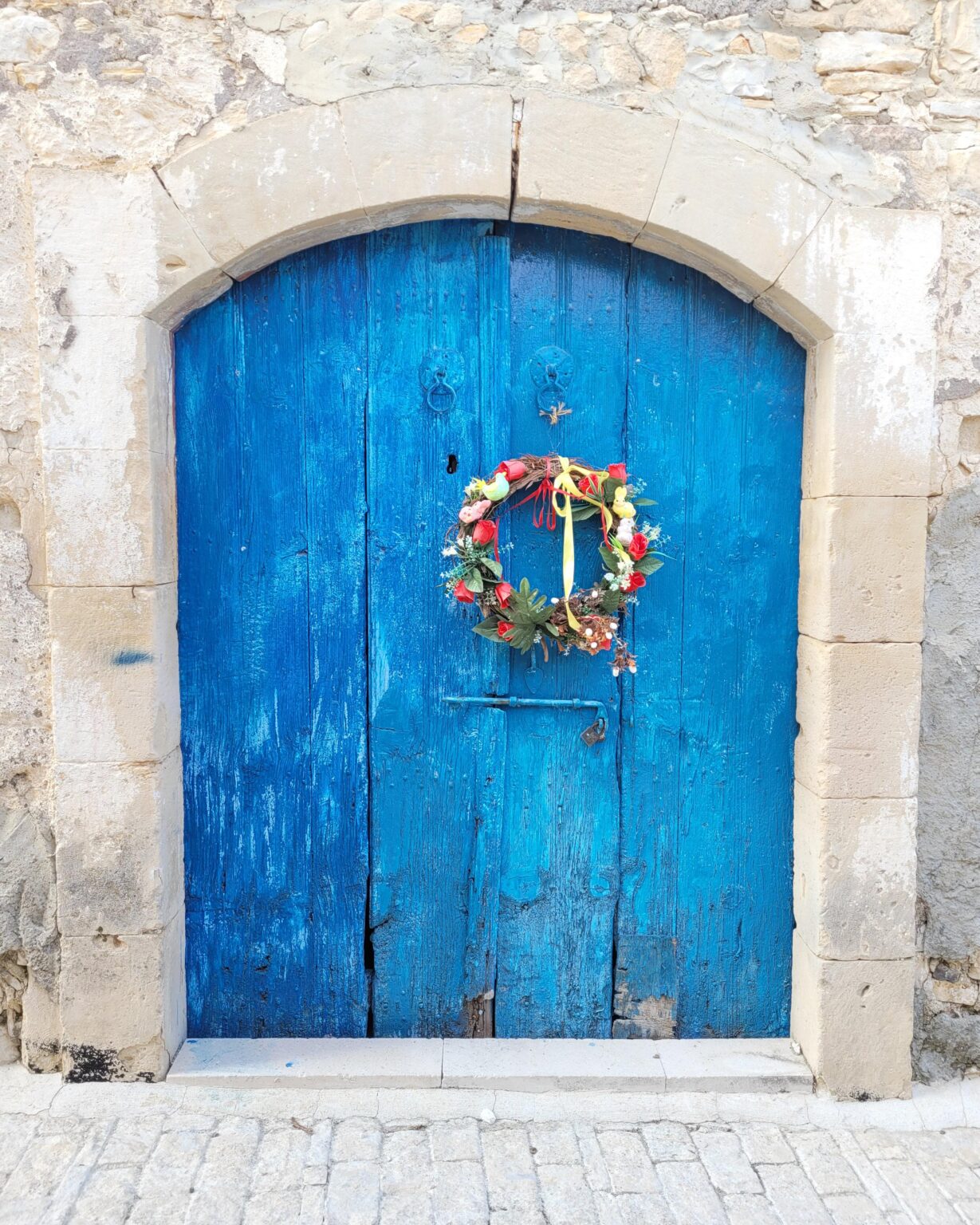 イースターのヴォウニ村のドア