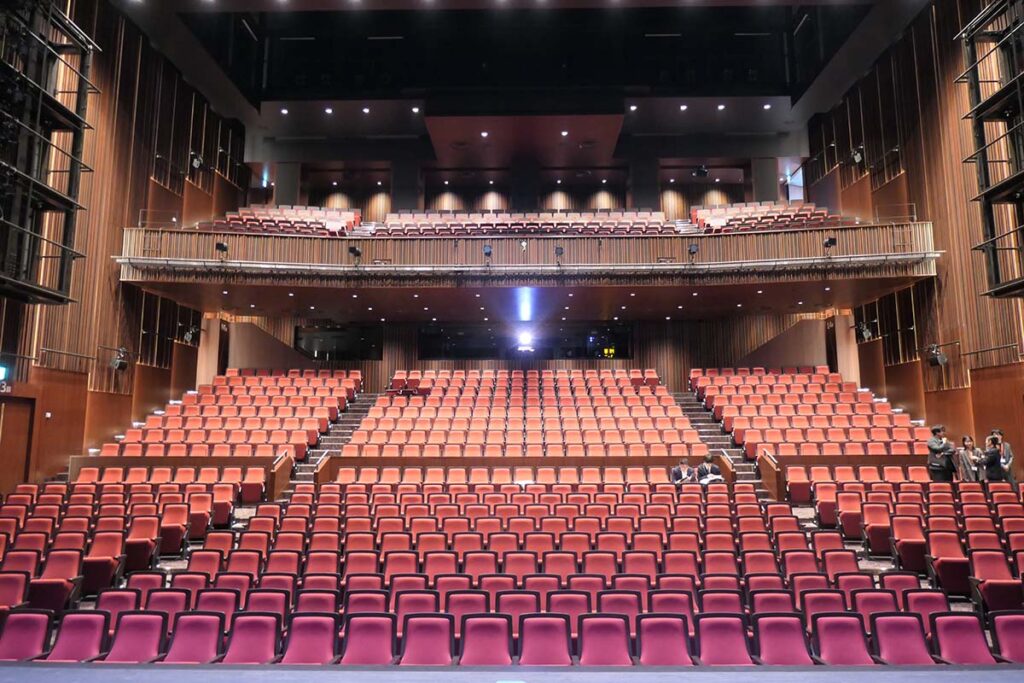 東京駅の新劇場「東京建物ぴあシアター」完成　いろいろな席に座ってみた - Impress Watch