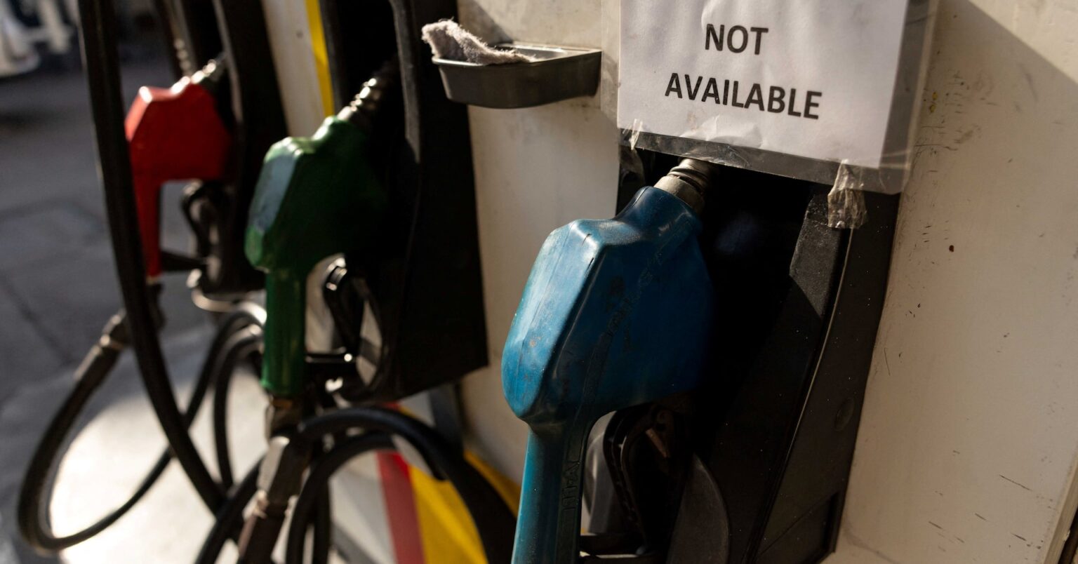 フィリピン、ロシア産原油購入巡る制裁免除措置の延長を米に要請 | ロイター