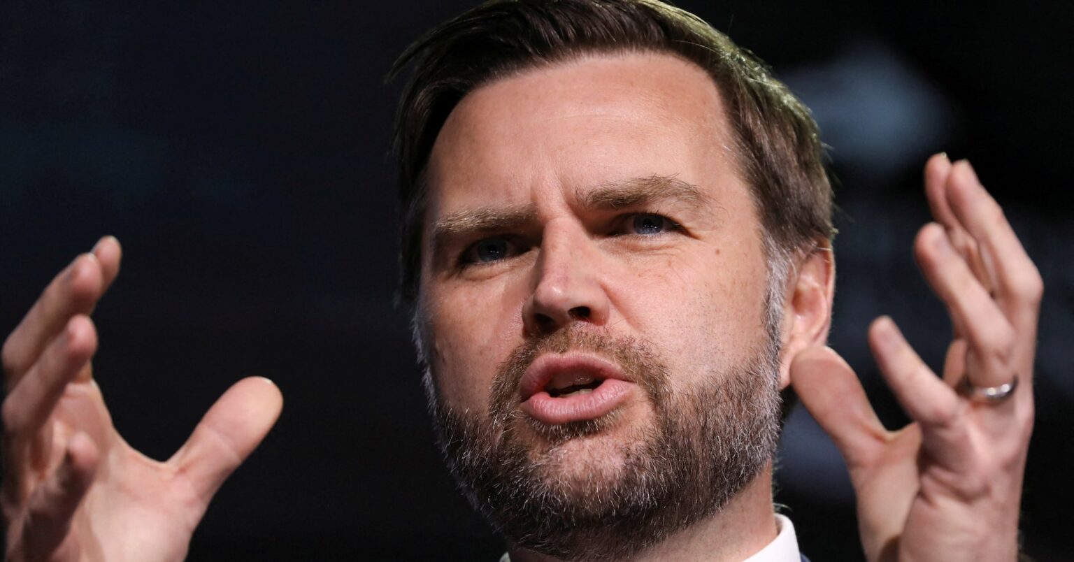 イランとの間に多くの不信感と米副大統領、「現状に満足」とも | ロイター