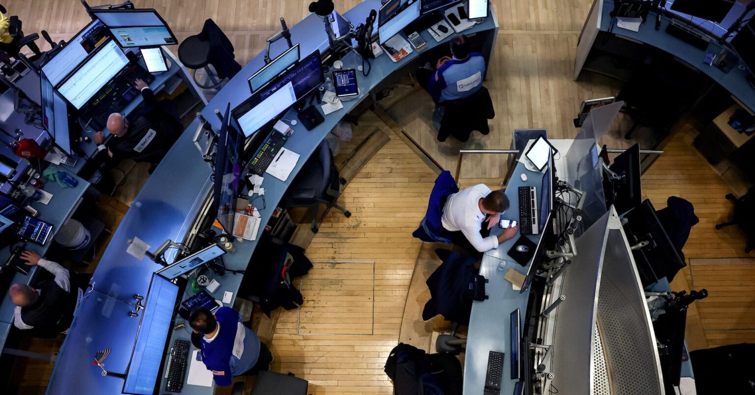 焦点：米株がイラン攻撃前の水準回復、短期終結への期待変わらず | ロイター