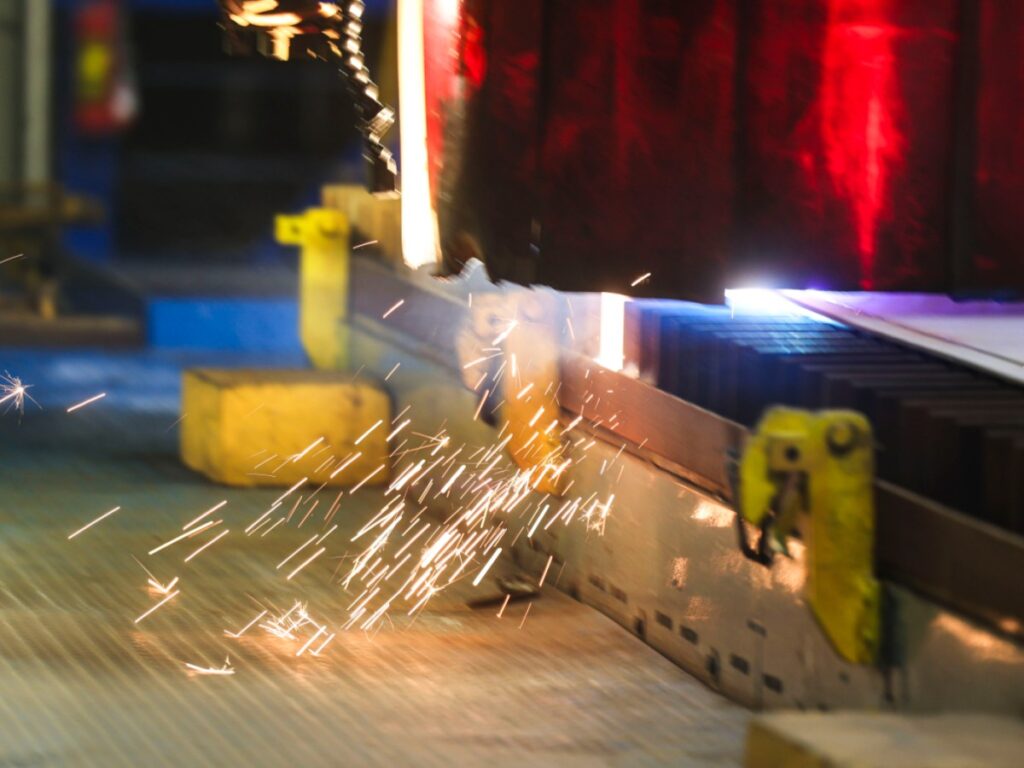 EU、鉄鋼輸入枠を半減へ　枠外関税は倍増、スイスも対象 - SWI swissinfo.ch