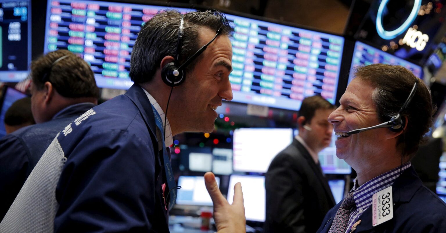 訂正：米国株式市場＝Ｓ＆Ｐ５００・ナスダック最高値、企業決算と中東情勢に楽観的 | ロイター