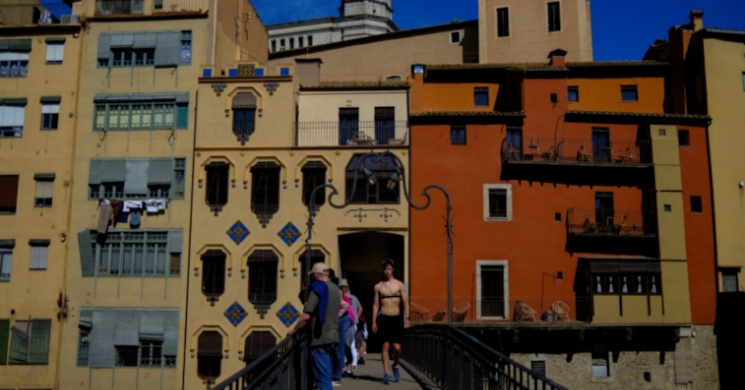 春夏の旅行先がスペイン・ポルトガルにシフト、中東紛争受け予約急増 | ロイター