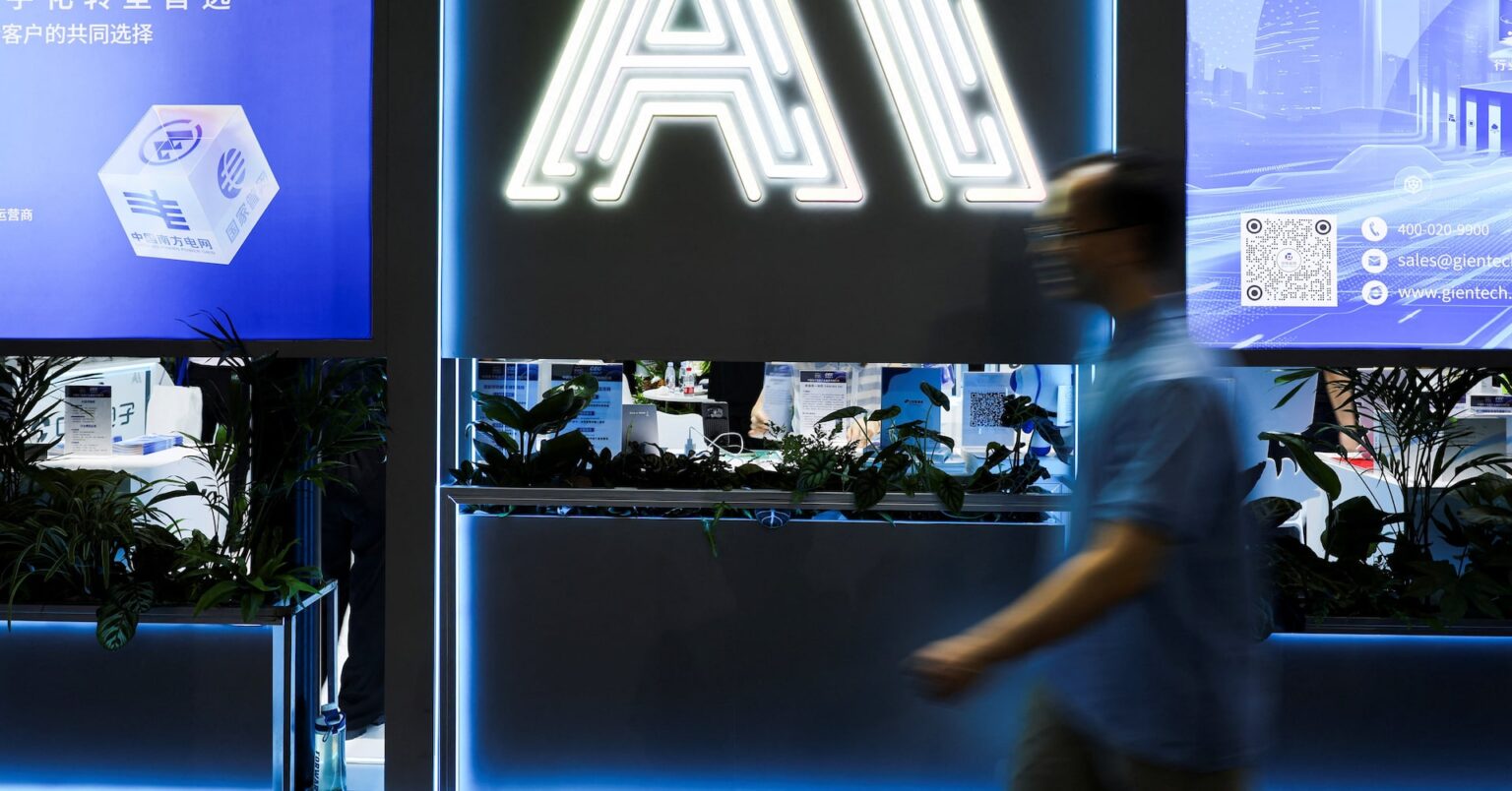 コラム：中国ＡＩ、「トークン安売り」戦略の限界　米中チップ格差が壁に | ロイター