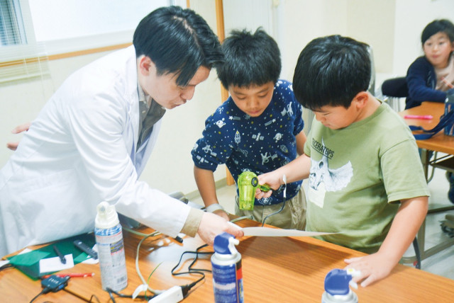 楽しく学ぶ地域の寺子屋 豊岡地区で初の試み〈横浜市鶴見区〉