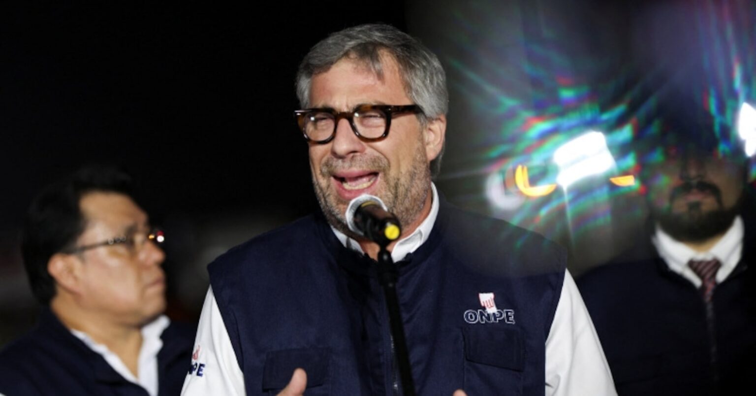 ペルー選管トップが辞任、大統領選の開票作業遅延で圧力 | ロイター