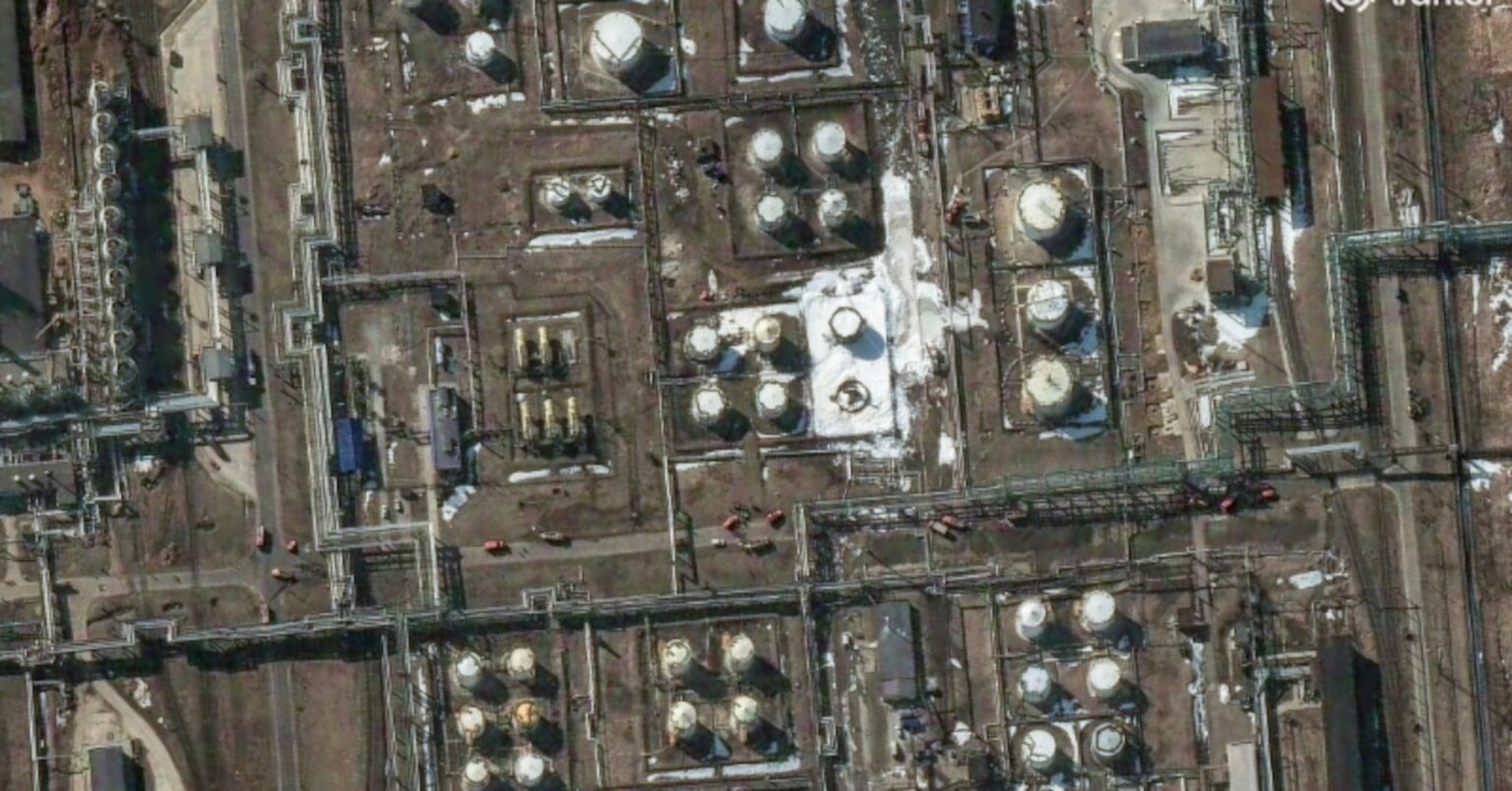 ロシアの産油量が4月に減少　主要輸出港へのドローン攻撃で＝関係者 | ロイター