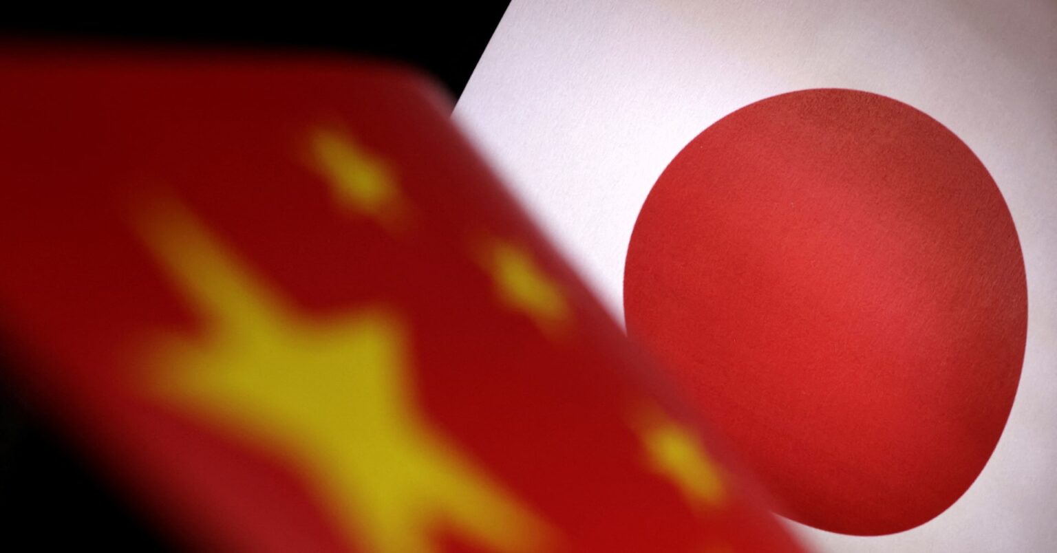 中国海軍編隊が沖縄県2島間の海域通過、海自艦台湾海峡通過受け | ロイター