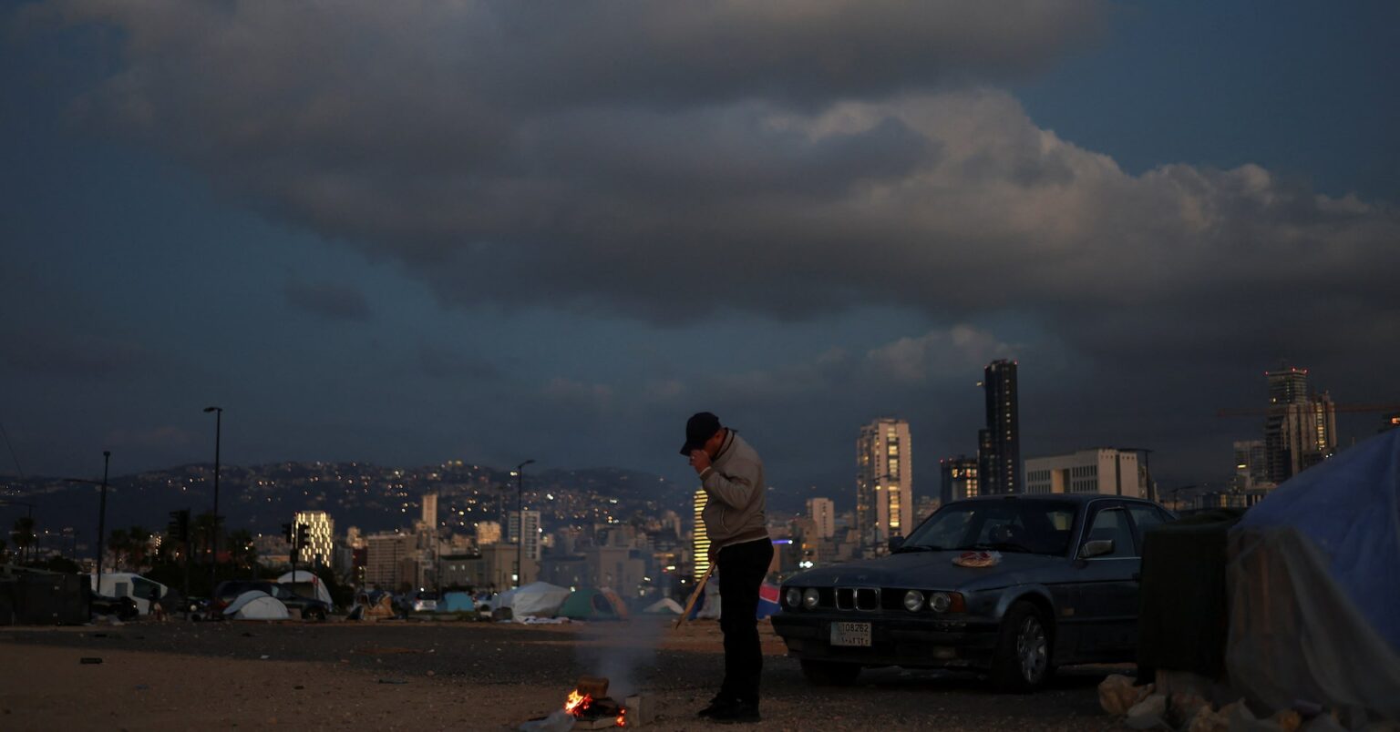 イスラエルがレバノン南部空爆、記者ら5人死亡　米での会談前夜に緊迫 | ロイター