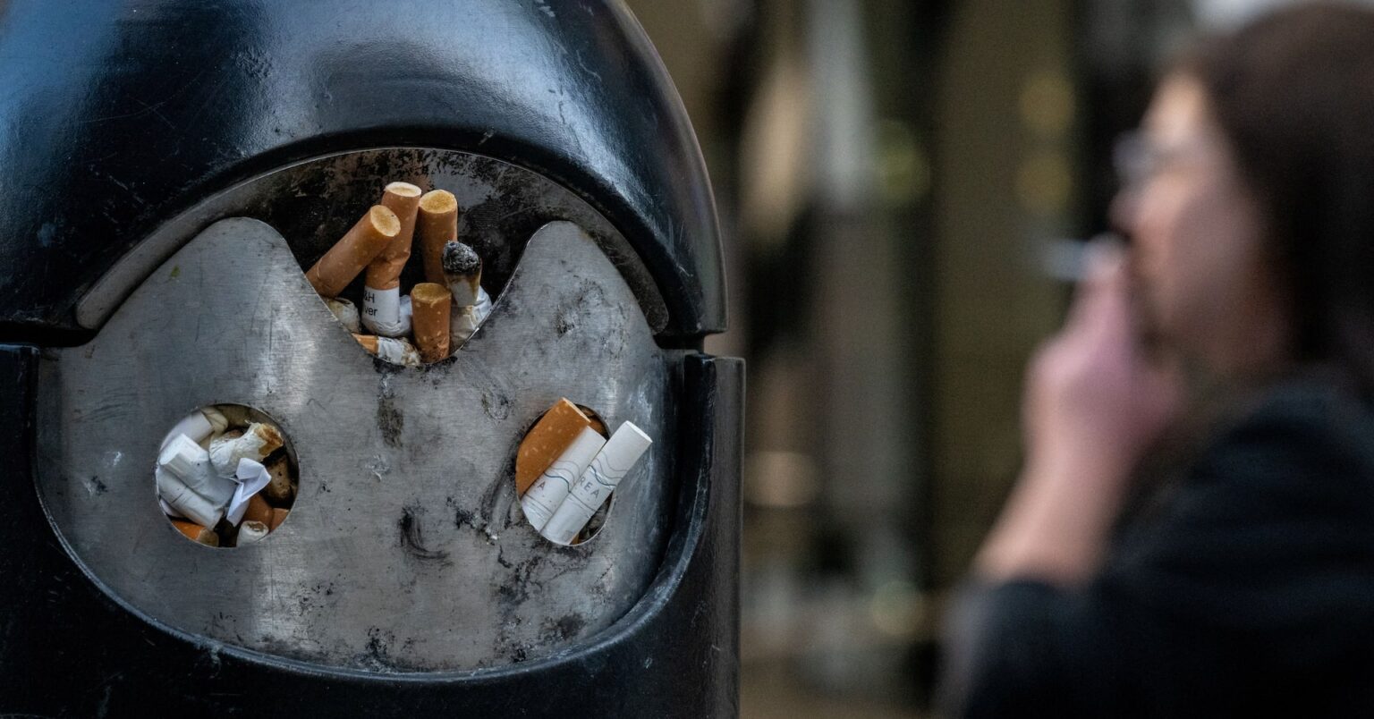 英議会、18歳未満の若者を生涯禁煙とする法案承認 | ロイター