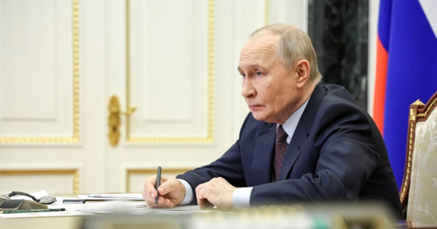 ロシア国内のネット通信遮断、プーチン氏が安全保障理由に正当化 | ロイター