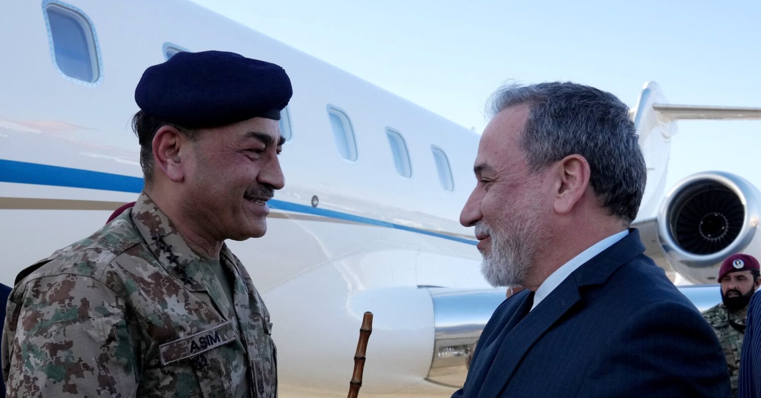 イラン外相がパキスタンなど歴訪、米と協議か　合意の機会と米国防長官 | ロイター