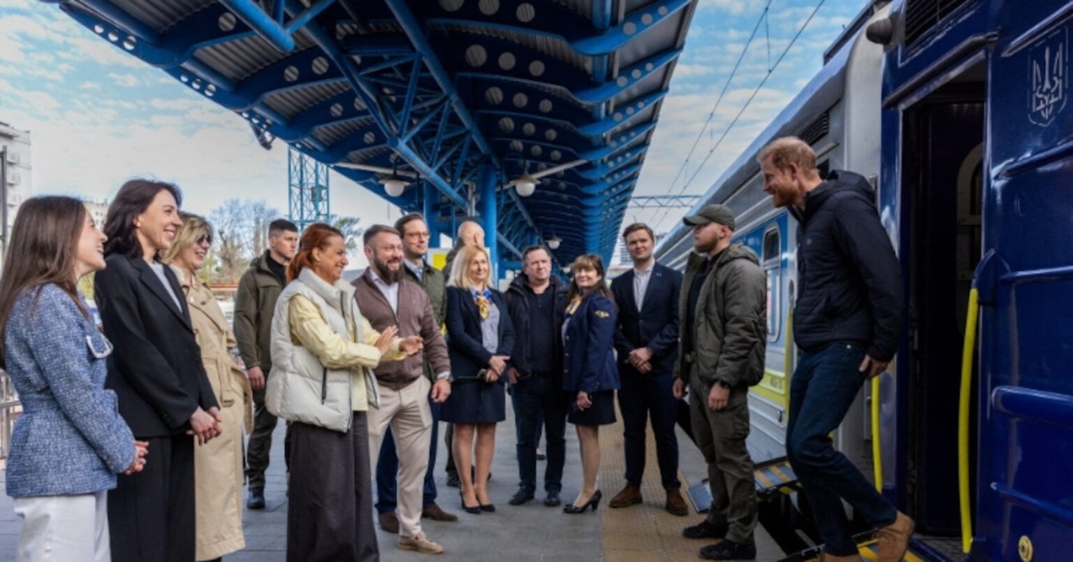 ヘンリー英王子がキーウ訪問、米ロに紛争解決訴え　「まだ間に合う」 | ロイター