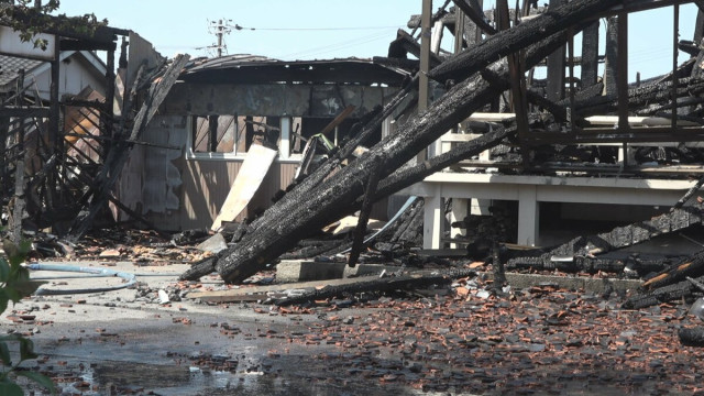 富山市の寺を全焼した火事 火元は住宅の台所か 近所の住宅への延焼も　