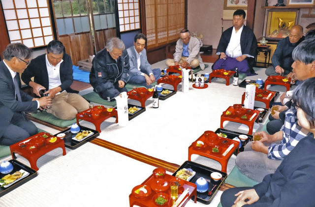 料理囲み 文化と絆守る　能登町上で「ヨバレ」