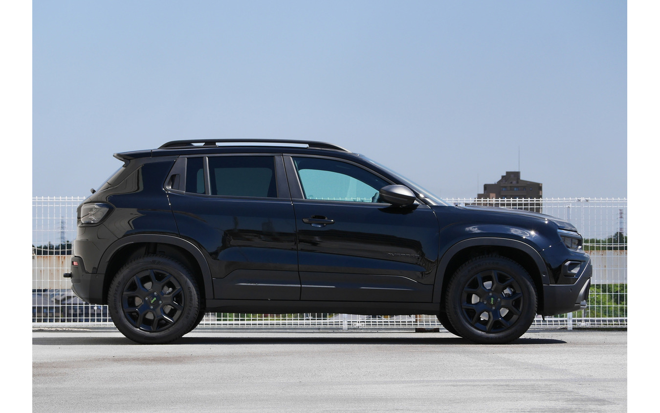 ジープ アベンジャー 4xeハイブリッド