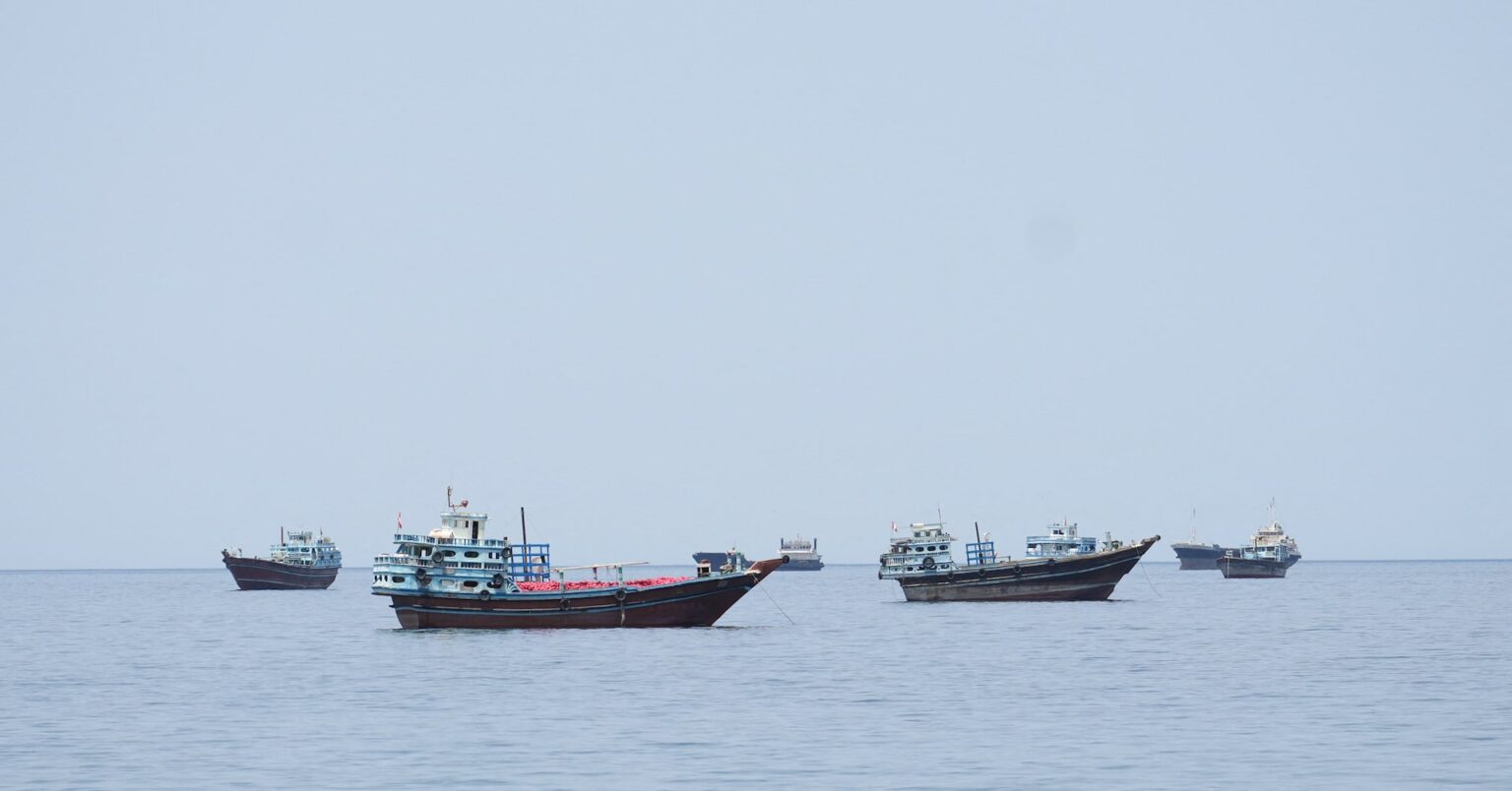 イランが新提案、まず海峡再開・停戦　核協議はその後　米報道 | ロイター