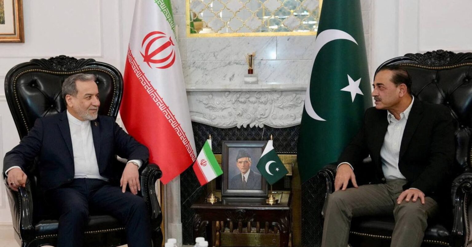 イラン、トランプ氏の協議実施要請を検討＝アラグチ外相 | ロイター