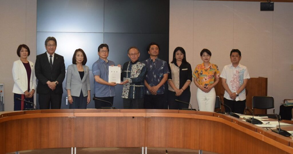 離島振興を求め　県が要望書提出　立民沖縄協議会に