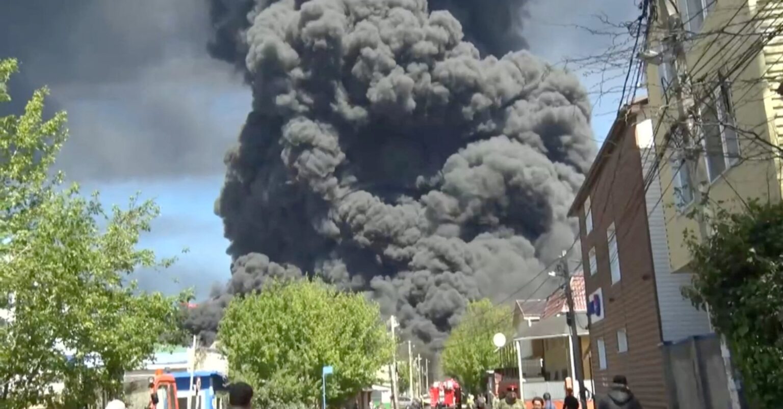 ウクライナ、ロシア南部製油所に無人機攻撃　過去2週間で3回目 | ロイター