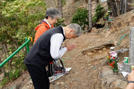 御巣鷹尾根の登山道が開通、群馬 日航機事故４１年、遺族訪問 | 全国のニュース | 福井新聞ONLINE