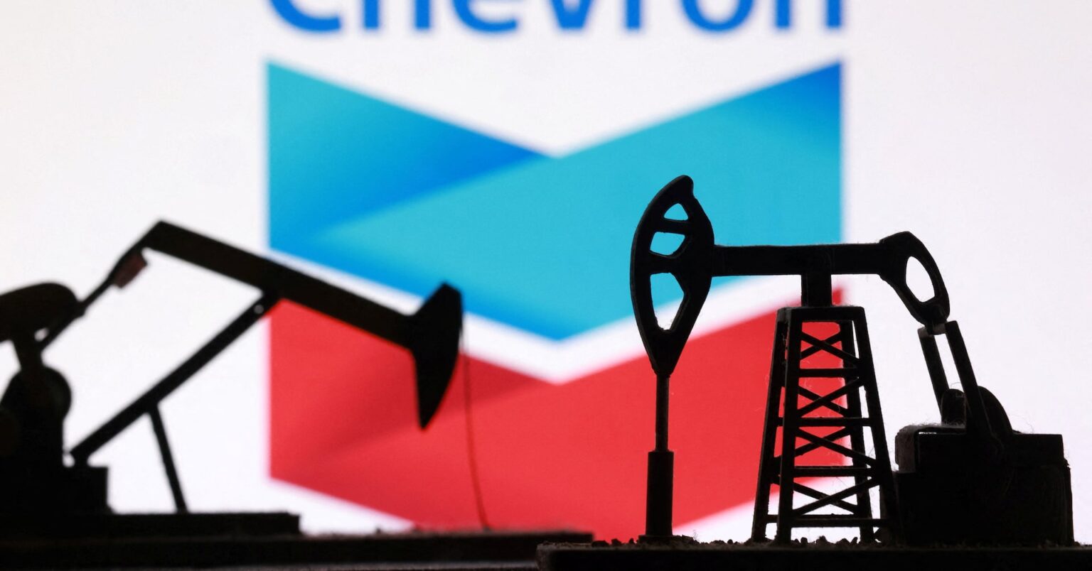 トランプ氏、米石油大手幹部らと会合　イラン封鎖長期化に備え協議＝当局者 | ロイター