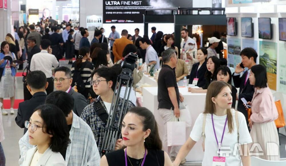 フランスを抜き全米1位に…「Kビューティー」が中国依存を脱却、欧米市場を席巻　写真枚　国際ニュース：AFPBB News
