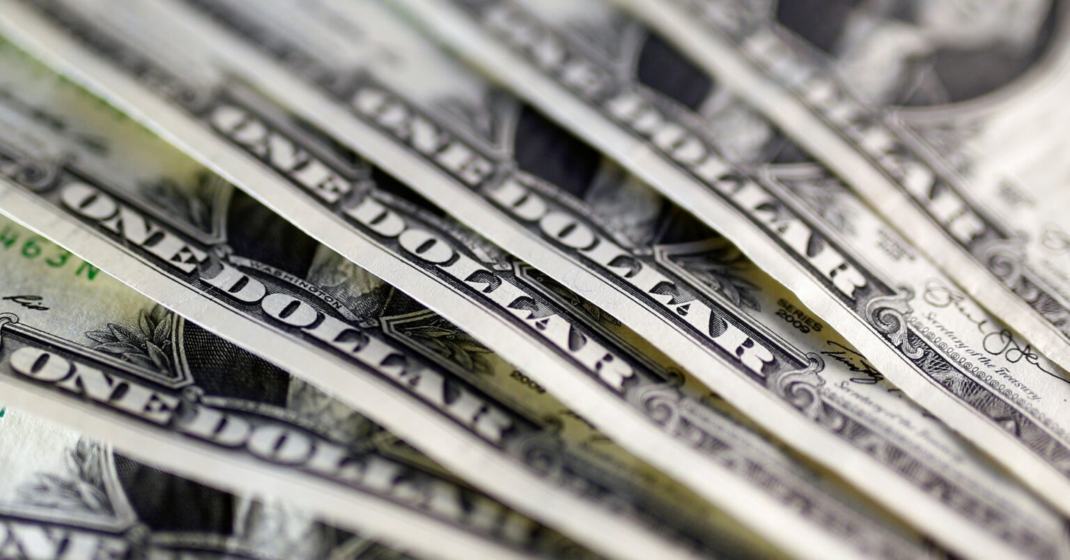 午後3時のドルは160円半ば、イラン情勢への懸念でドル買い | ロイター