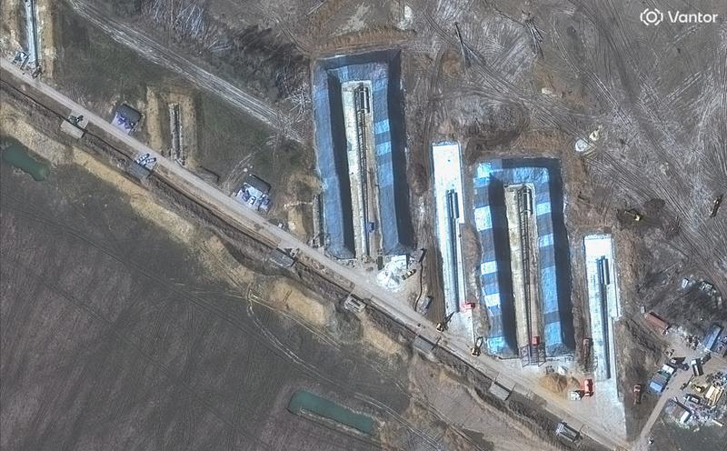 Extended-length launch rails at Tsimbulova in April 2026.