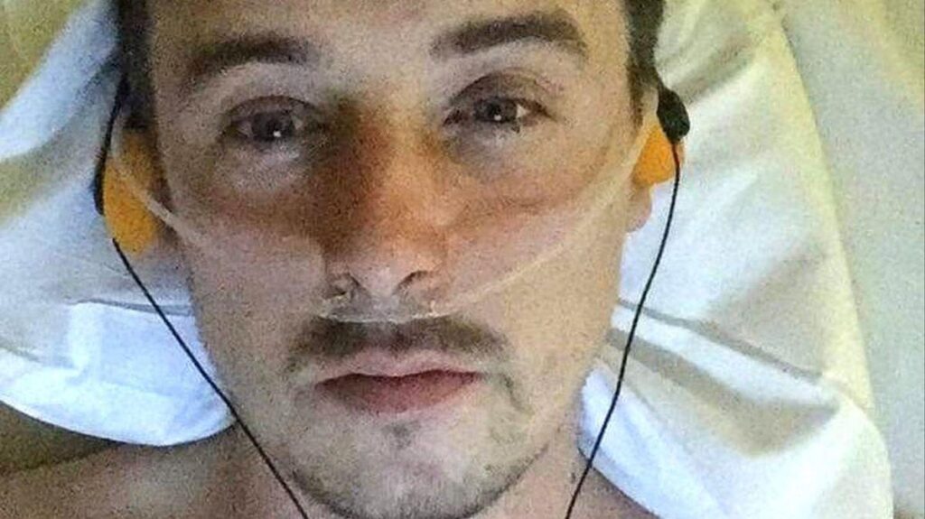 「死臭」の症状が医師らに無視された男性、ペニスを4インチ切断