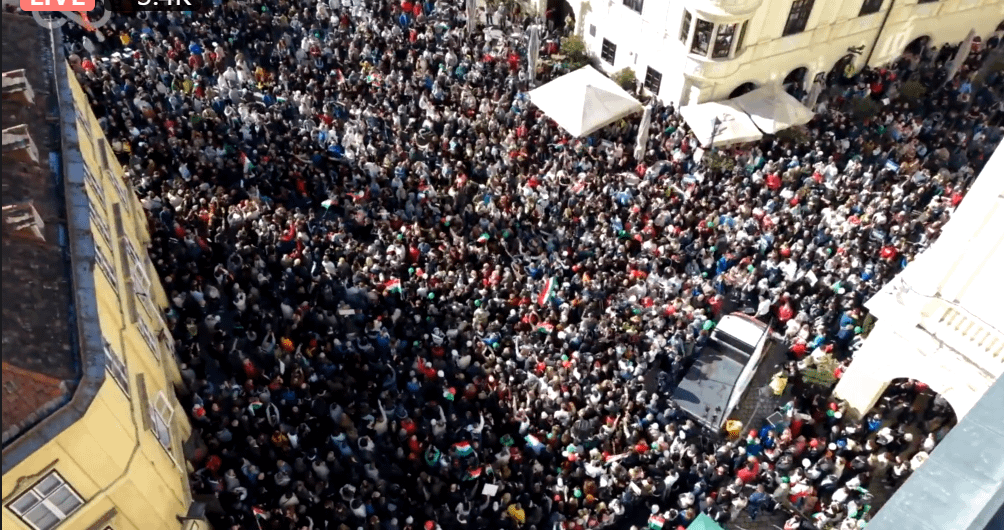 ショプロンでの勤務時間中は、ここではフィデスを助けるものは何もありません。