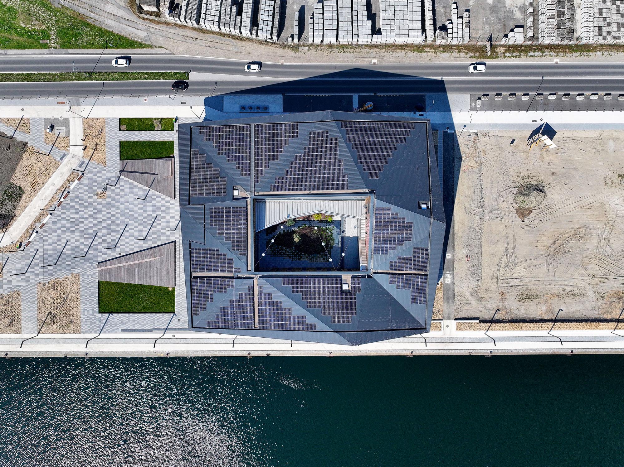 〈エコシステムD（Écosystème D）〉スノヘッタ（Snøhetta）