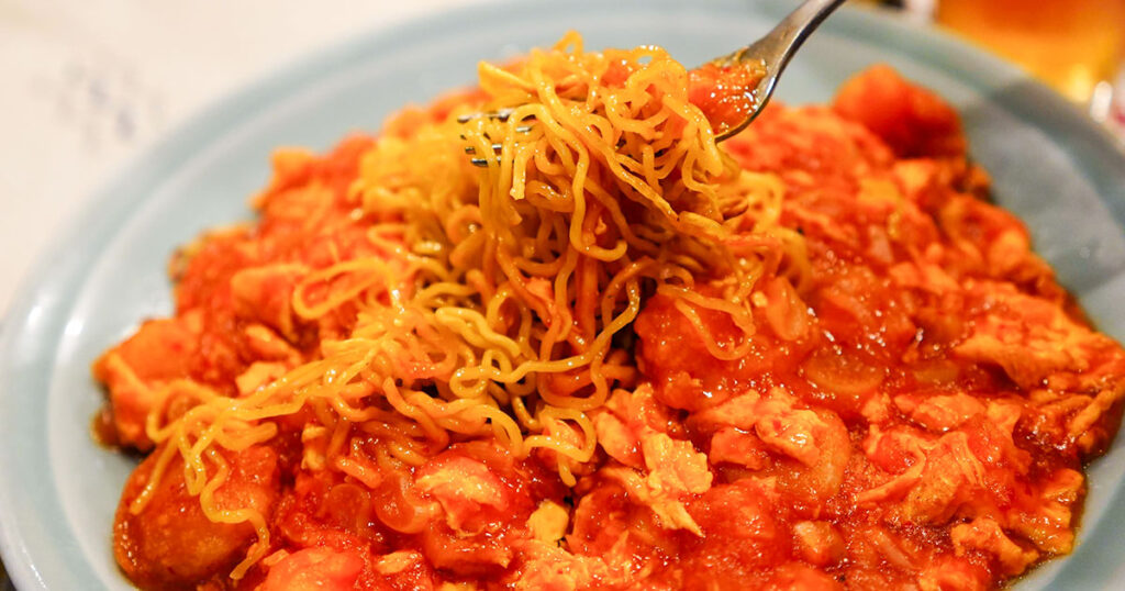 蕨『大味』ドカ盛りなのに本格派！元ホテルシェフが作る愛情たっぷり町中華の海老チリ焼きそば