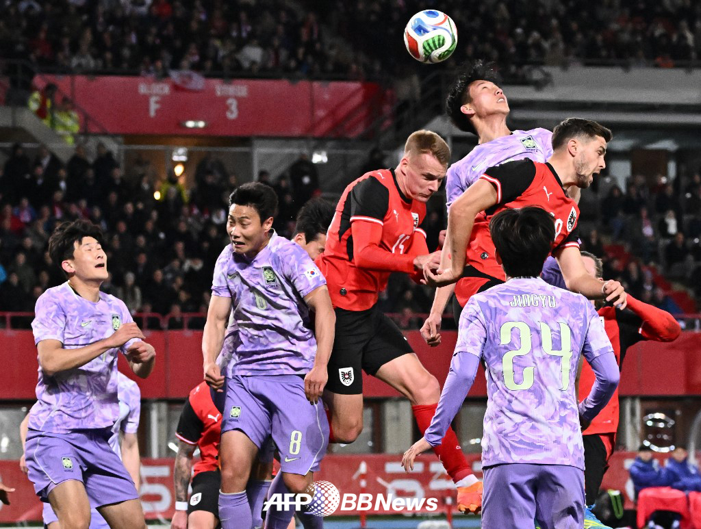 1日（韓国時間）、オーストリア·ウィーンのエルンスト·ハペル競技場で行われたAマッチ評価戦の韓国とオーストリアの試合の様子。 /AFPBBNews=ニュース1