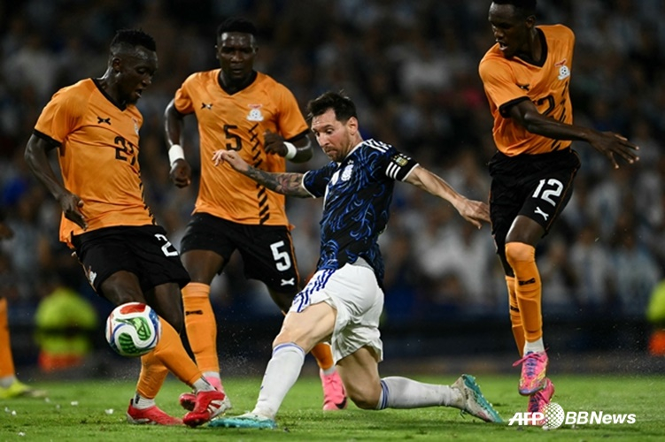 リオネル·メッシ（中央）。 /AFPBBNews=ニュース1