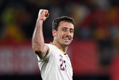 セルビア戦で2ゴール決めたオヤルサバル（ロイター）