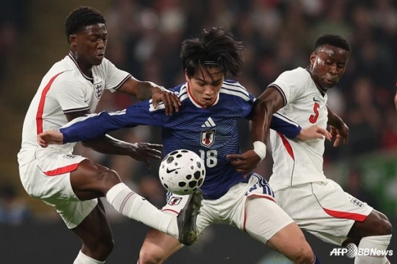 1日午前3時45分（韓国時間）、英国ロンドンのウェンブリー·スタジアムで行われたイングランドと日本の親善試合中。 