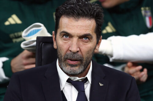 ブッフォンがイタリア代表のチームコーディネート辞任…「グラヴィーナ会長が辞任を決断した今、責任ある行動だと感じる決断を下す自由を得ました」（サッカーキング） - Yahoo!ニュース