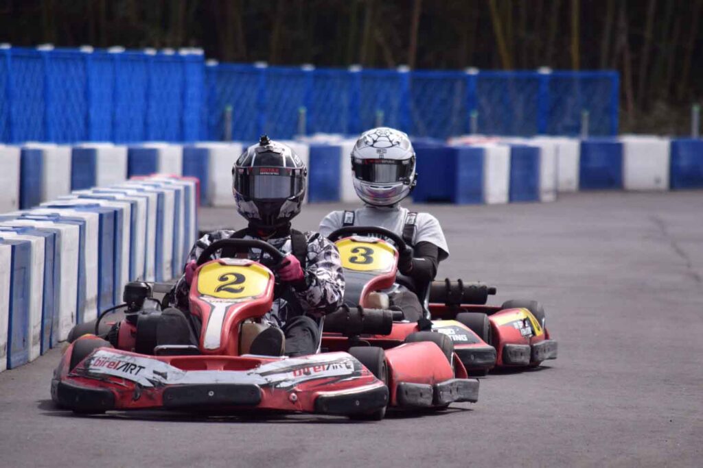 手ぶらで本格カート体験！ 茨城県常総市に「R1 SPEED KARTING」がオープン（Auto Messe Web）