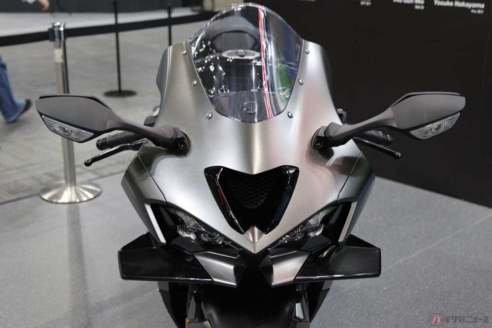 大型ウイングレット標準装備で248.6万円!! 2026年夏頃発売予定!! カワサキ「Ninja ZX-10R」実車展示に絶えない人だかり – バイクのニュース 大型ウイングレット標準装備で248.6万円!! 2026年夏頃発売予定!! カワサキ「Ninja ZX-10R」実車展示に絶えない人だかり - バイクのニュース