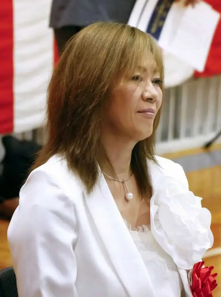 大黒摩季　制作した校歌を笑顔で聴く　石川県輪島市の小学校開校式 - スポニチ Sponichi Annex 芸能